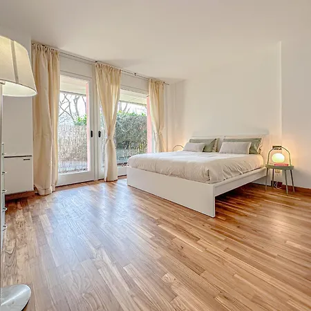 Daire Aspromonte Lakeside - Garden Retreat *