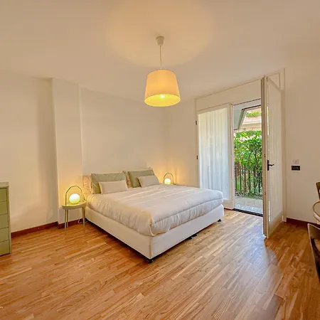 Aspromonte Lakeside - Garden Retreat *