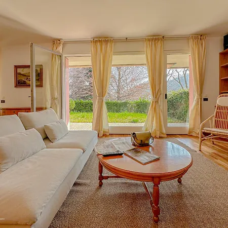 Aspromonte Lakeside - Garden Retreat Apartment *